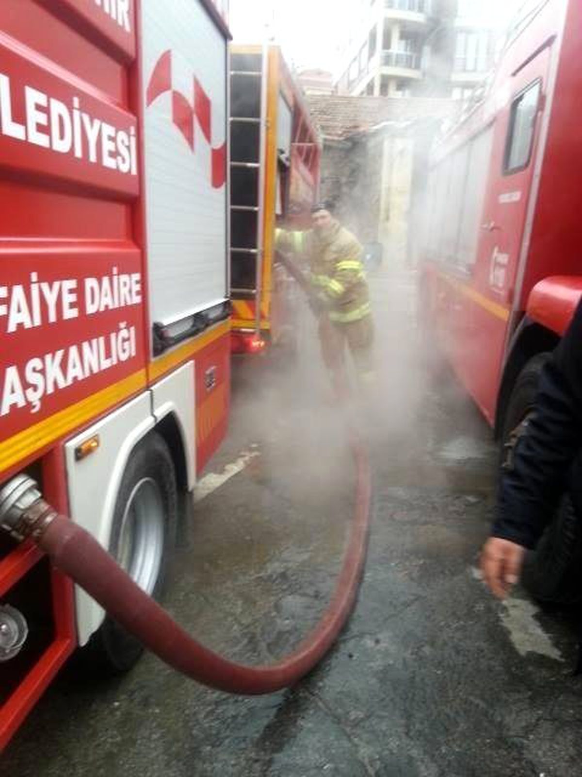 Edremit\'te İtfaiye Araçlarında Don Olayına Jeotermal Suyu