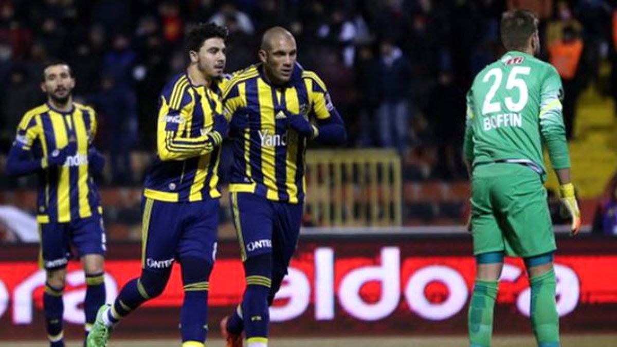 Fenerbahçe Eskişehirspor'u 3-0 Yendi