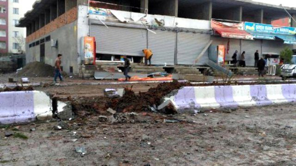 İdil\'de Gece Yarısı PKK Saldırısı: 3 Şehit, 4 Yaralı- Yeniden