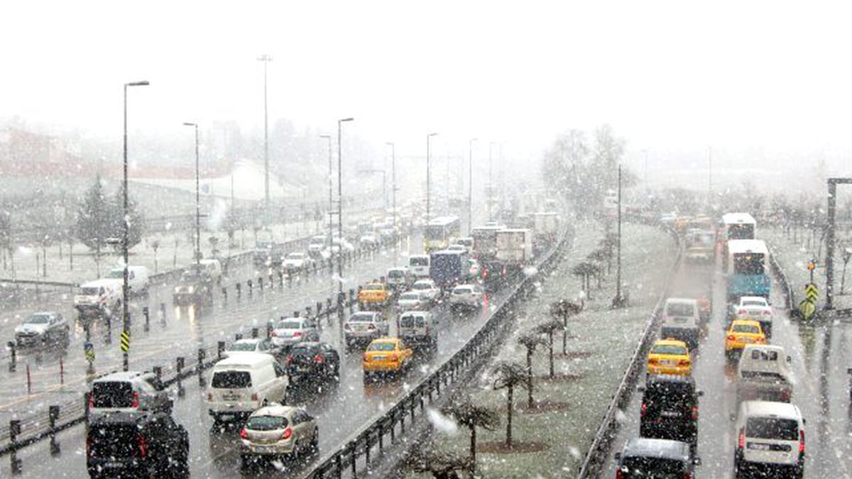 İstanbul'da Kar Kalınlığı 20 Santimi Bulacak
