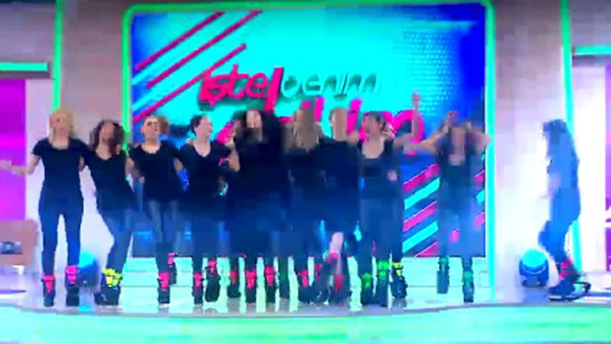 İşte Benim Stilim\'de Şaşırtan Açılış! Kızlar Podyuma Öyle Bir Geldi Ki...