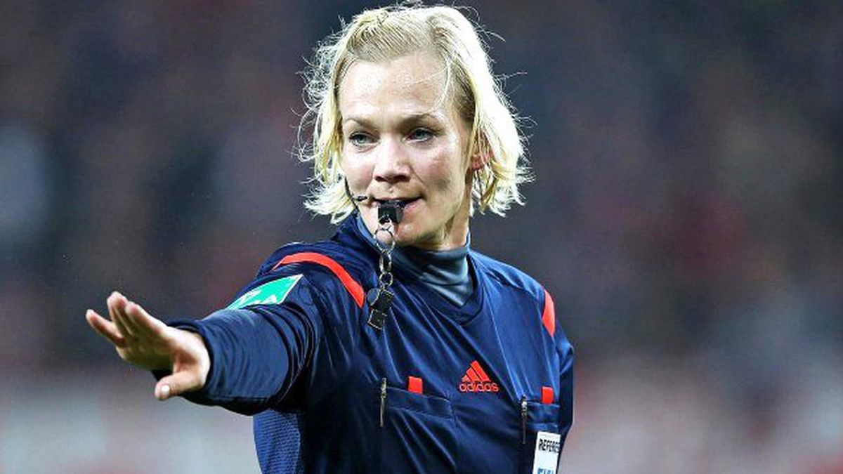 Kadın Hakem Bibiana Steinhaus, Muradına Eriyor