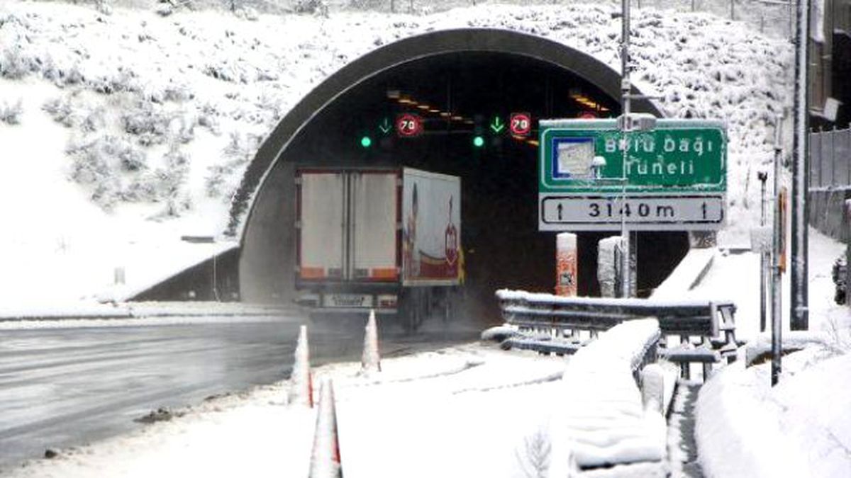 Kar, Bolu Dağı\'nda Ulaşımı Etkilemedi
