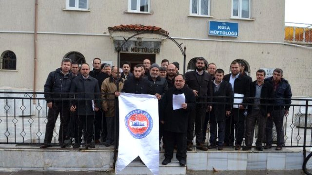Kula Memur-sen ve Diyanet-sen Üyeleri Kahvaltıda Bir Araya Geldi