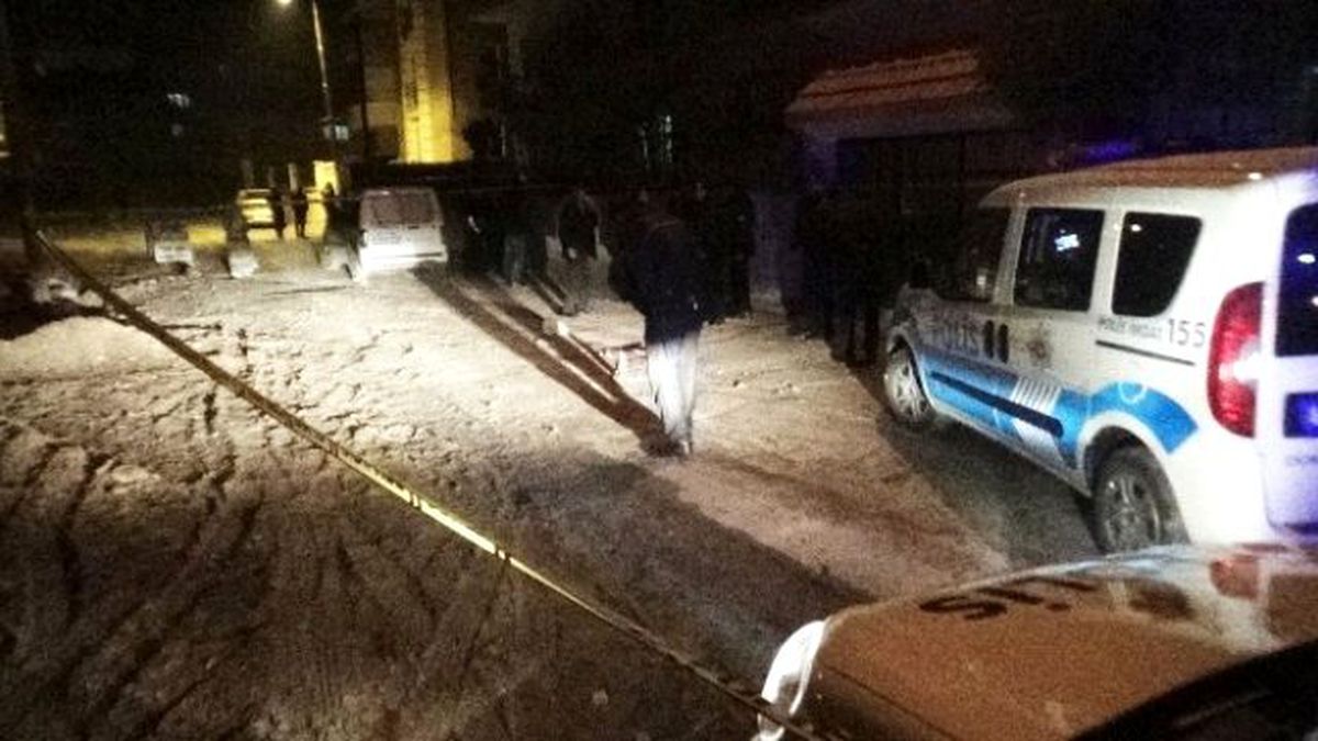Malatya\'da Akrabalar Arasında Bıçaklı Kavga: 1 Yaralı