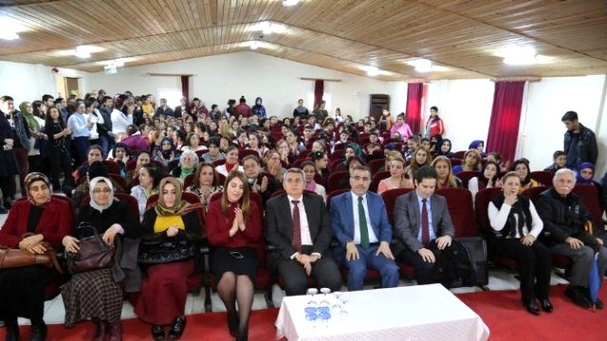 Mevlana Kültür Evi\'nde Sergi Haftası