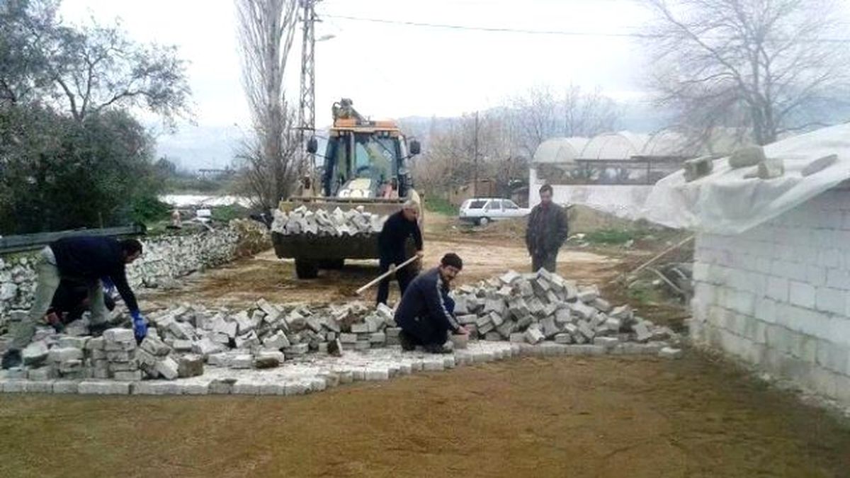 Ödemiş\'te 170 Bin Metrekarelik Alan Kilit Taşla Kaplandı