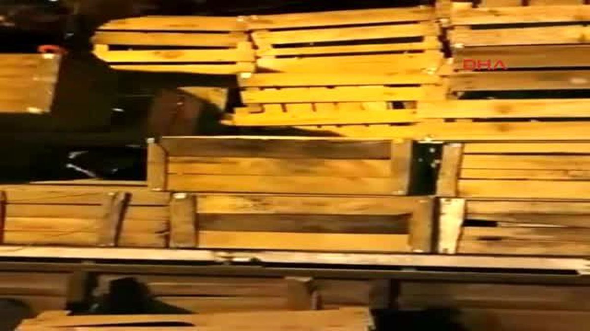 Şanlıurfa\'da Kamyonette 84 Kilo Esrara 3 Gözaltı