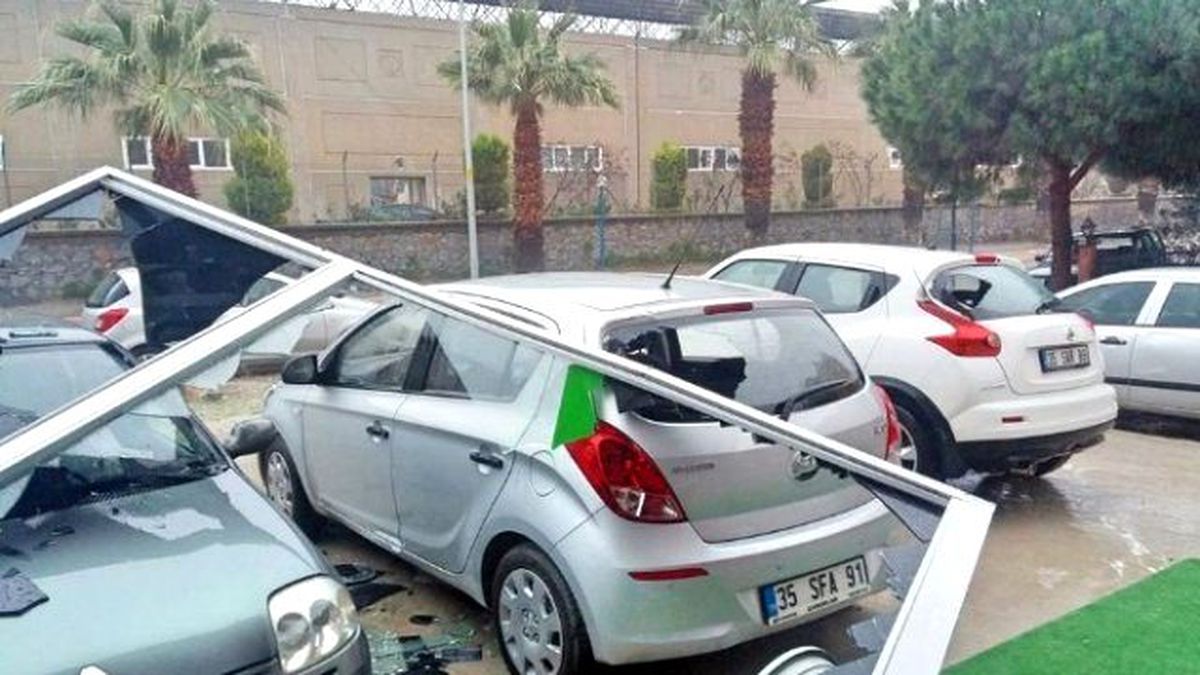 Seferihisar\'da Hortum Dehşeti