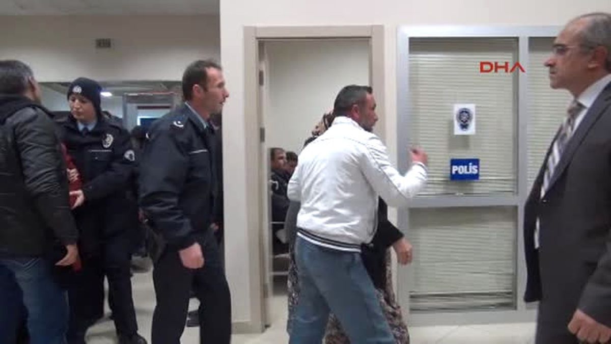 Şehidin Türk Bayrağına Sarılı Cenazesi Amasya\'ya Getirildi