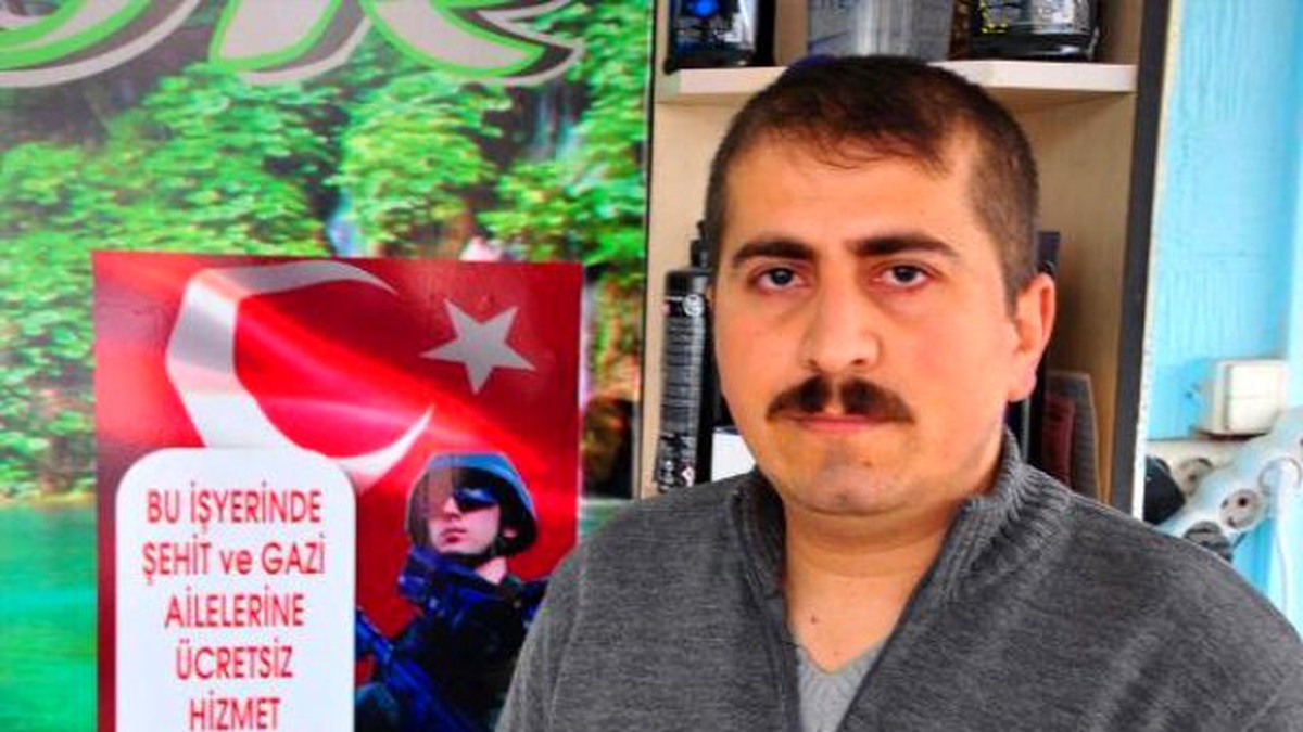Şehit ve Gazi Yakınlarını Ücretsiz Tıraş Ediyor