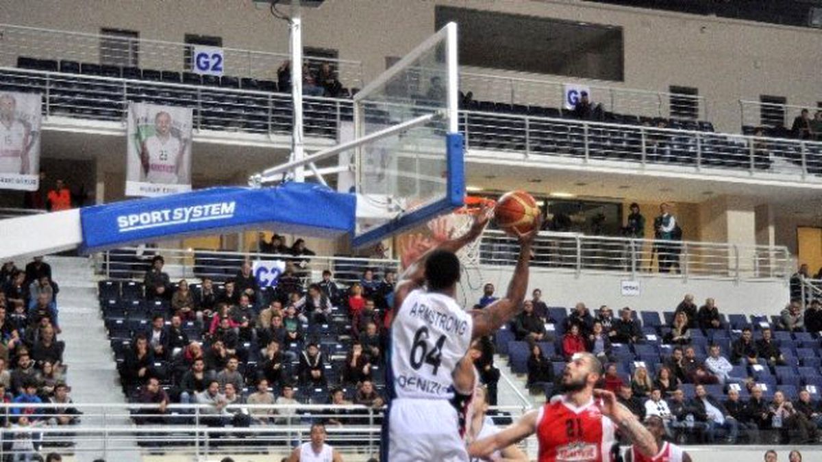 Sinpaş Denizli Basket\'te Mağlubiyet Üzüntüsü