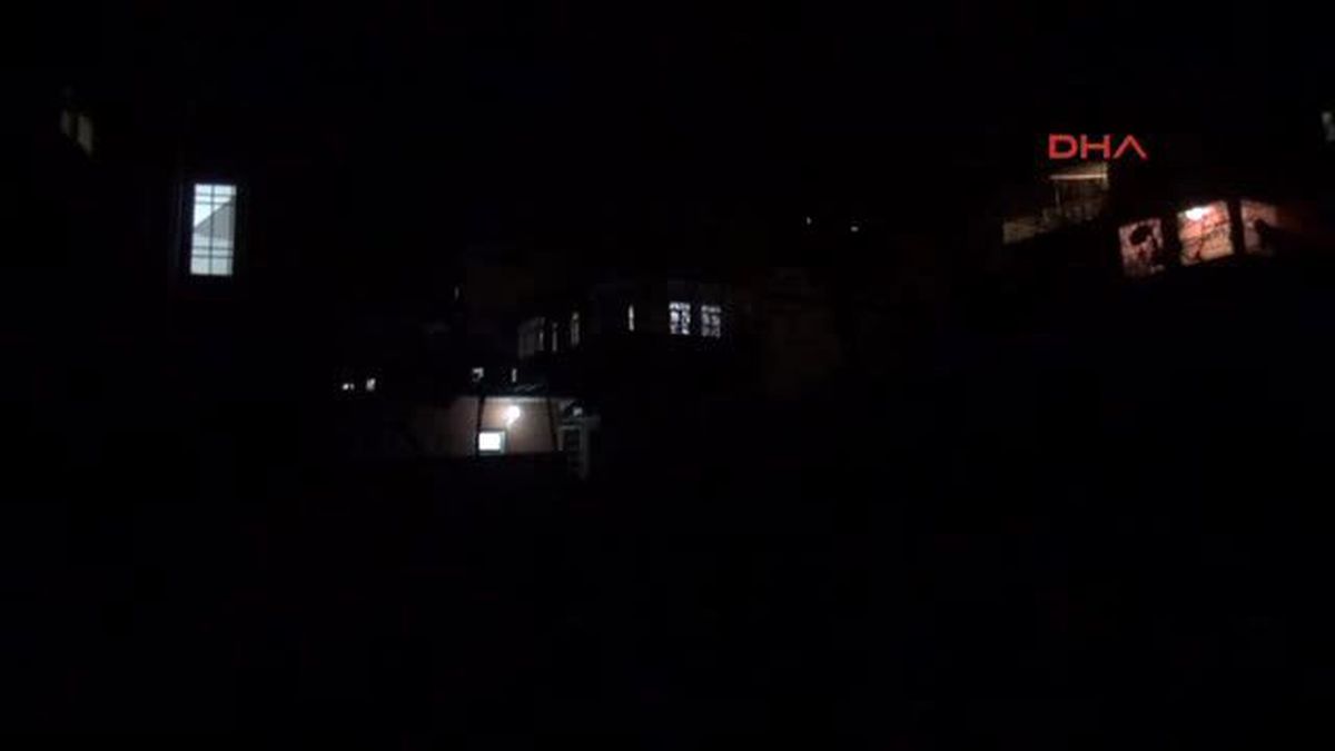 Şırnak\'ta Polis Servisine Roketatarlı Saldırı: 2 Şehit