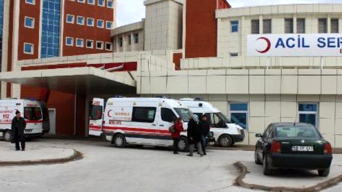 Sivas\'ta Karbonmonoksitten Zehirlenen 15 Kişi Hastaneye Kaldırıldı