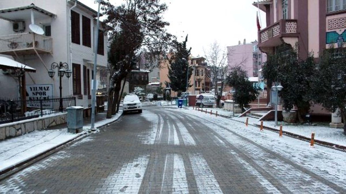 Tekirdağ\'da Kar Yağışı Başladı