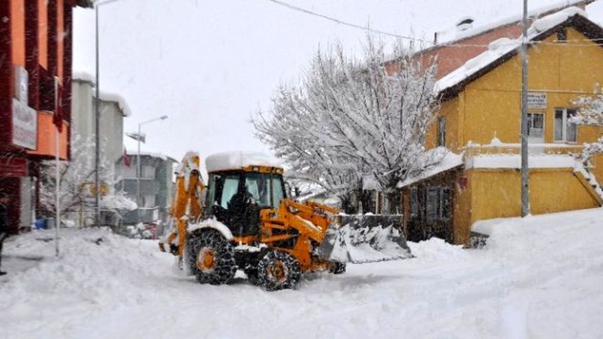 Tunceli\'nin Pülümür İlçesinde Okullara Kar Tatili