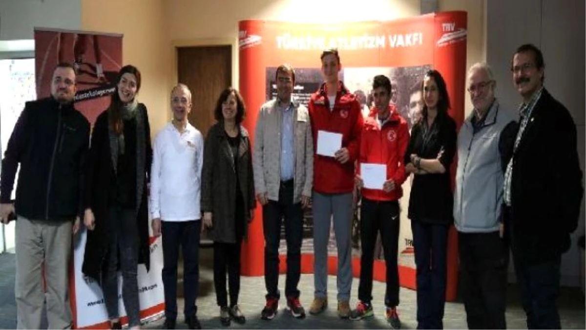 Türkiye Atletizm Vakfı\'ndan Genç Atletlere Beslenme Desteği