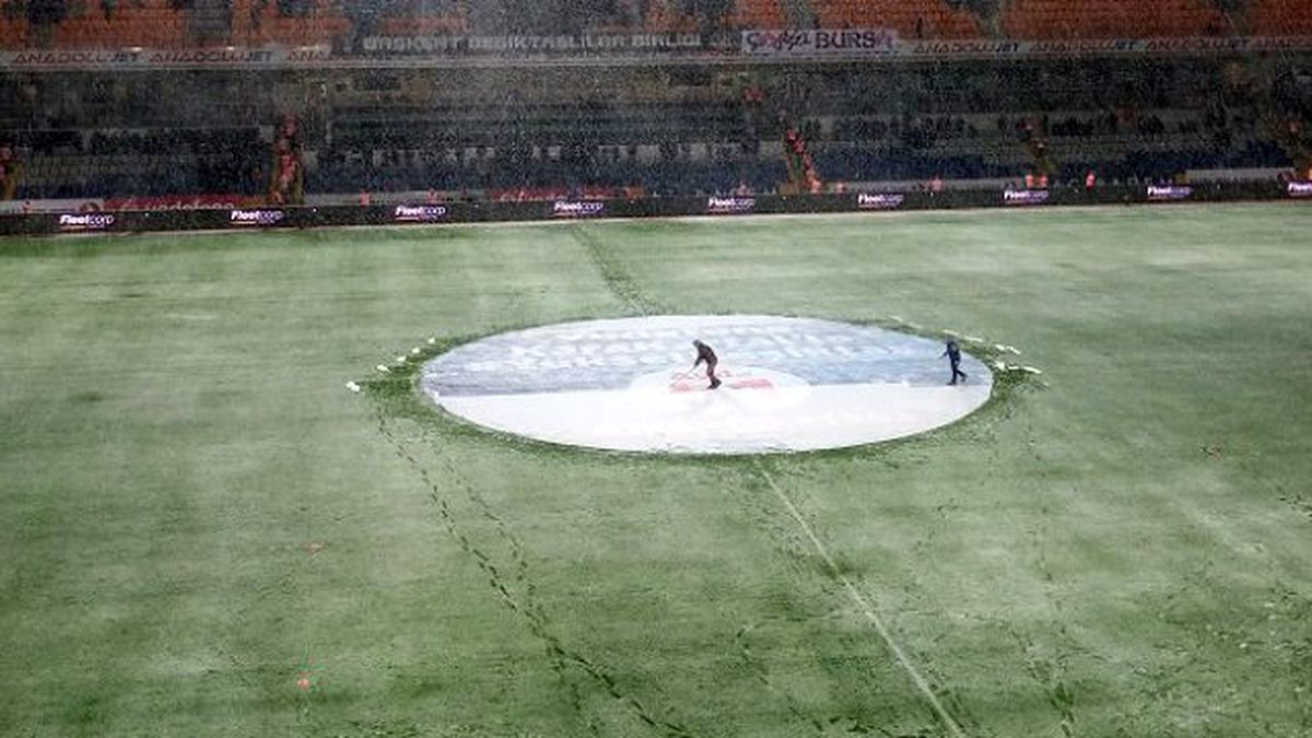 Zemin Karla Kaplandı!