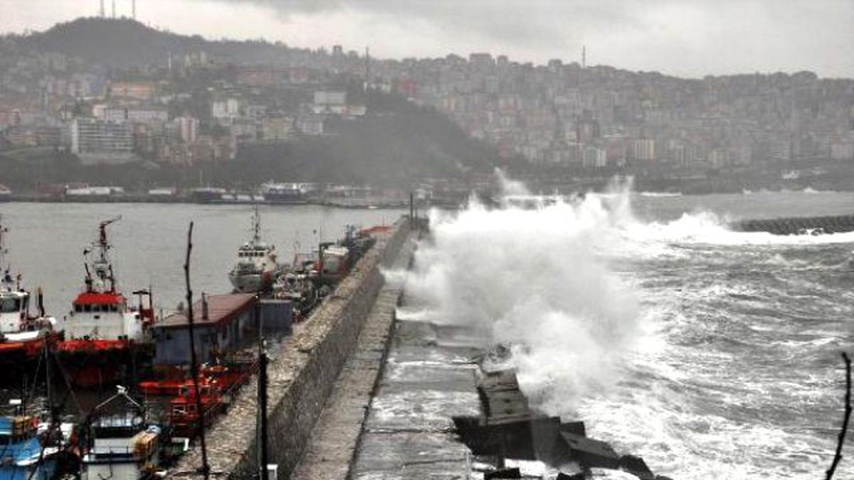 Zonguldak\'ta Dev Dalgalar