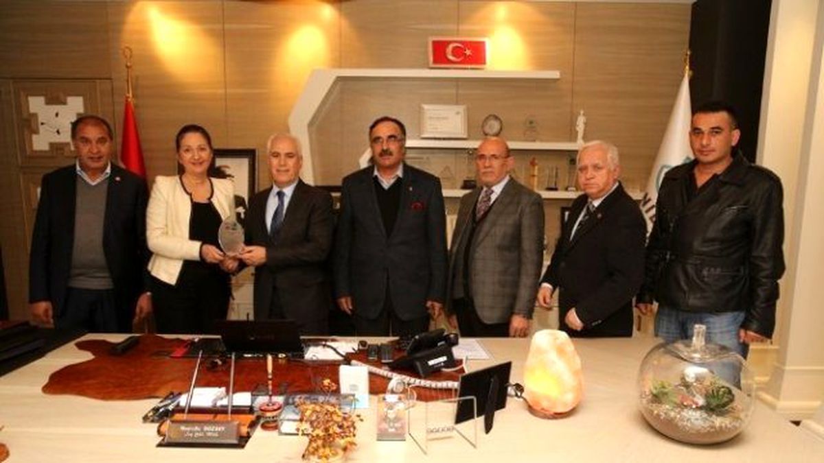 Azerbaycan Kültür Derneği\'nden Bozbey\'e Teşekkür