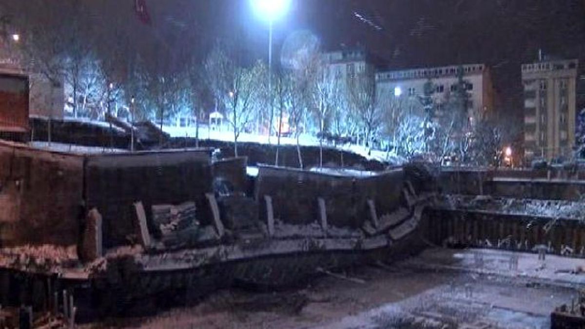 Bahçelievler'de Okul İnşaatında Toprak Kayması: 7 Bina Boşaltıldı