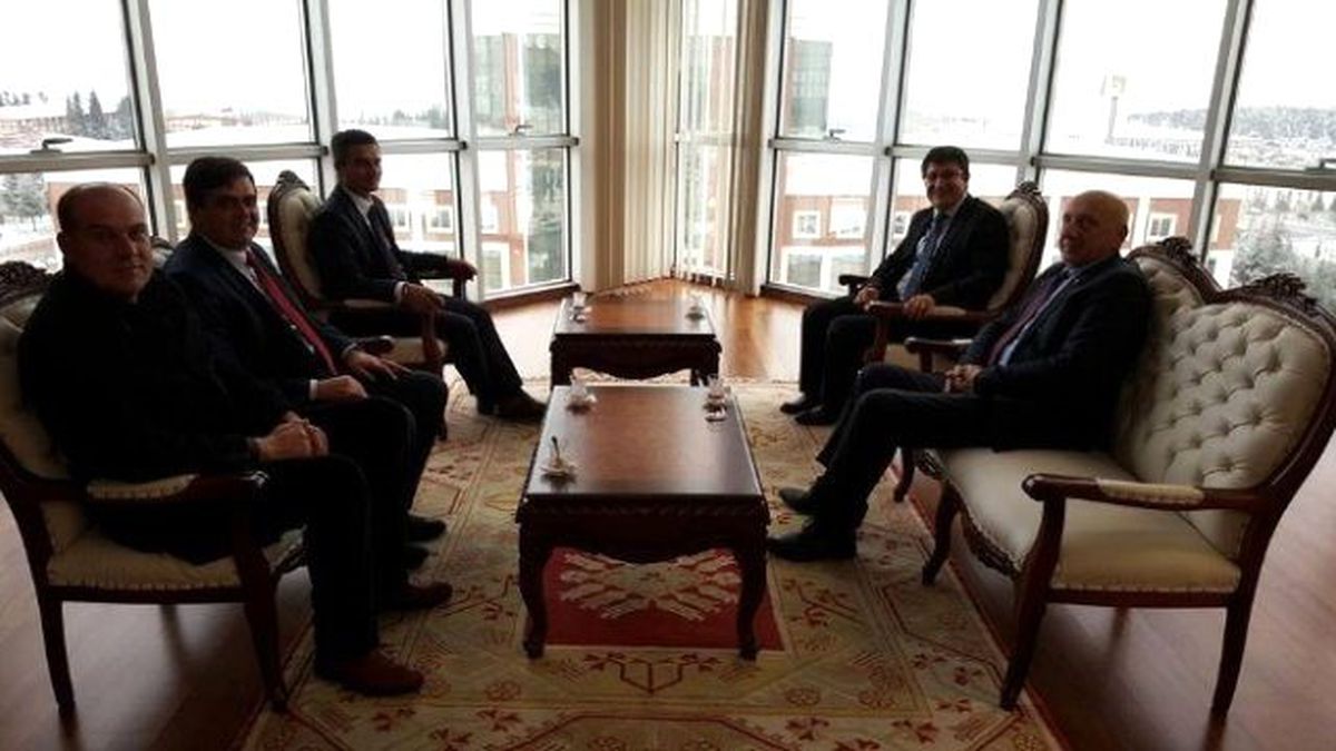 Başkan Yalçın\'dan Rektör Taş\'a Ziyaret