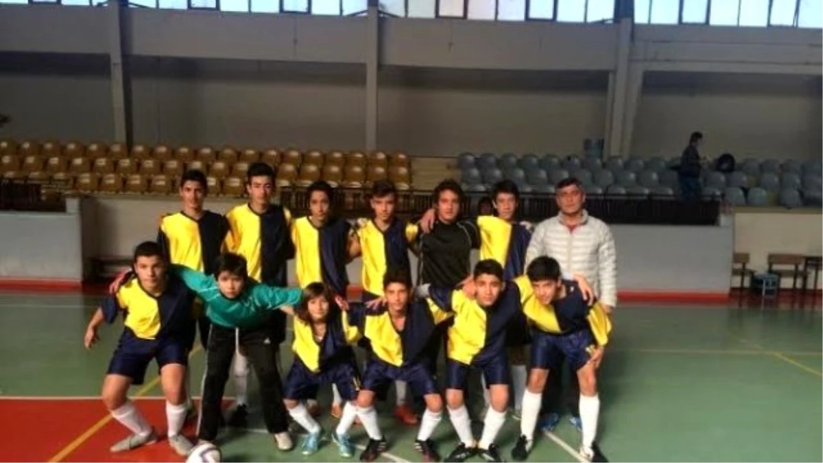 Çeşmeli Öğrenciler Futsal\'da Finale Kaldı
