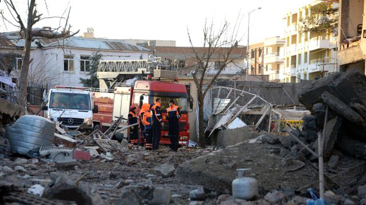 Çınar Saldırısı Sonrası Vatandaşlardan Diyarbakır İtfaiyesine Tepki