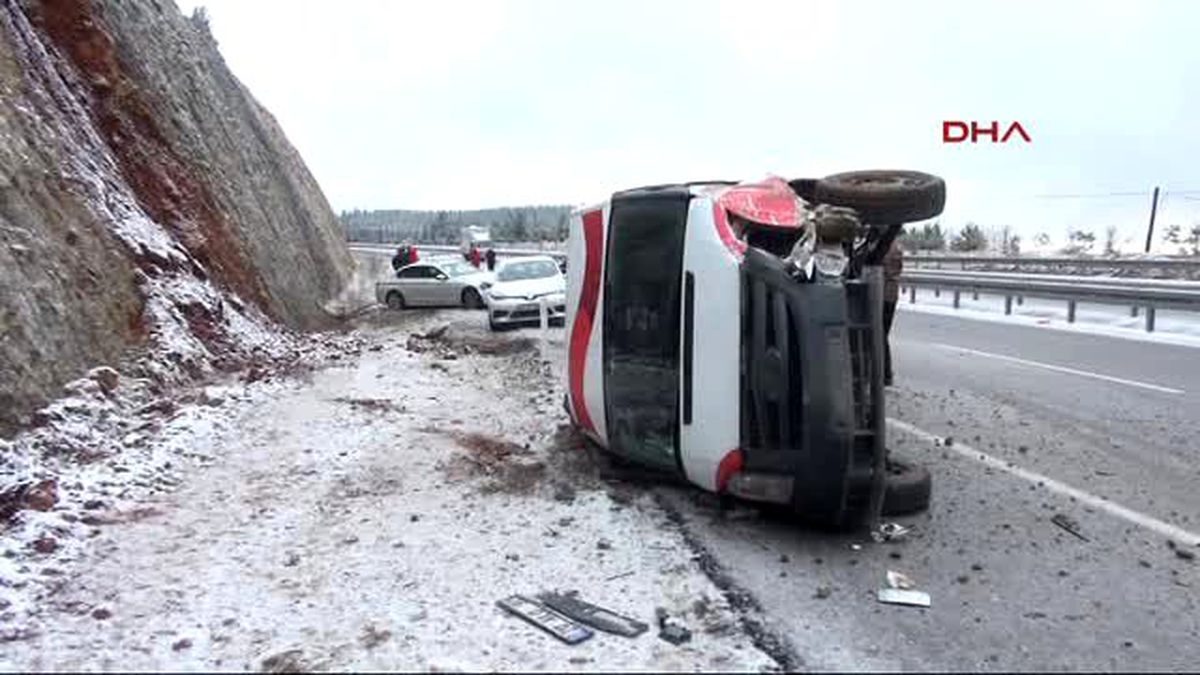 Denizli\'de Yollar Buz Pistine Döndü