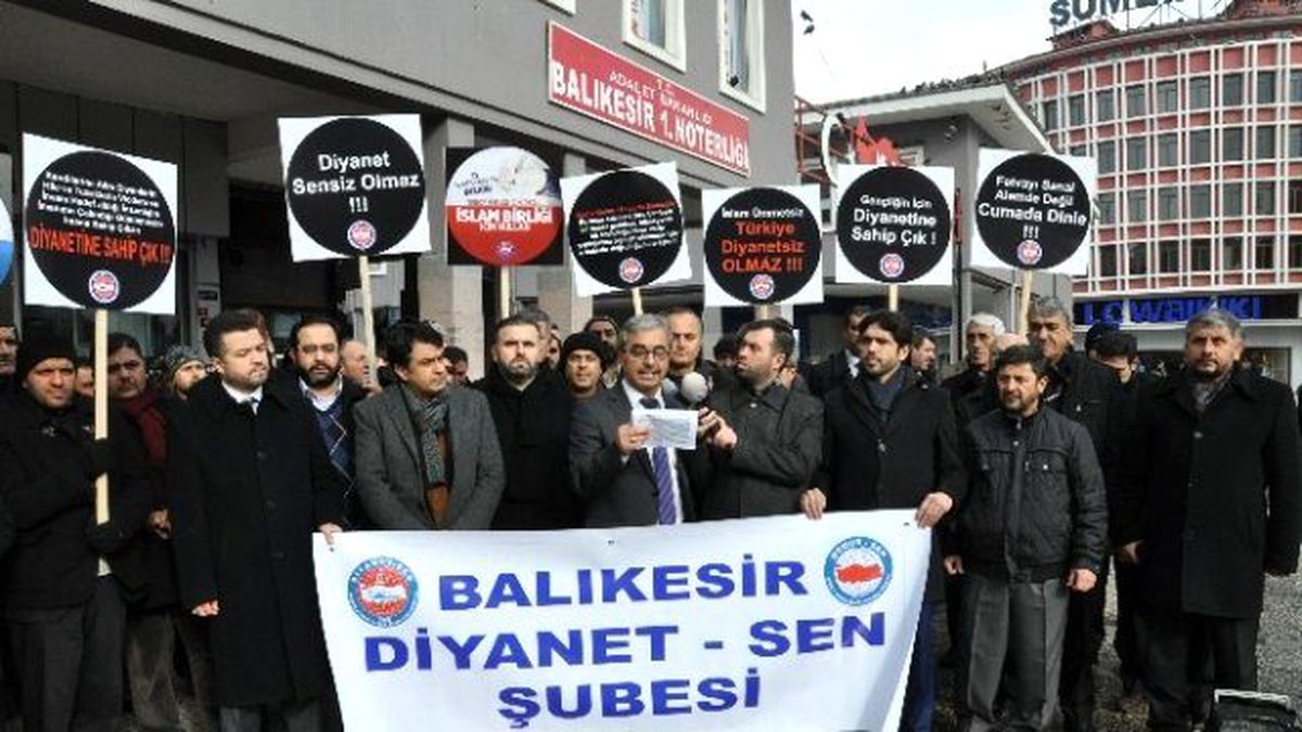Din Görevlileri Meydanlara İndi