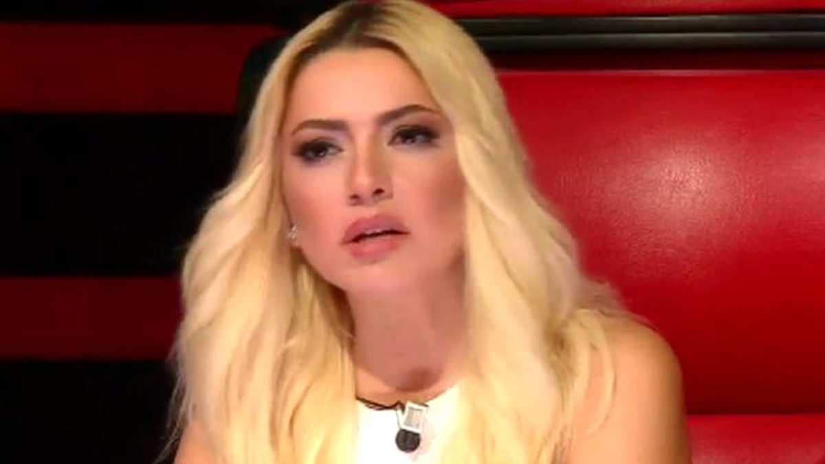 Hadise O Düelloyu Öve Öve Bitiremedi: \'Bir Dünya Sahnesi İzledim!\'