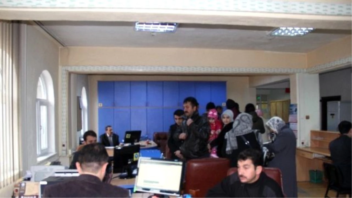 İncesu Belediyesi 4. Etap Örenşehir TOKİ\'nin Dosyalarını Dağıttı
