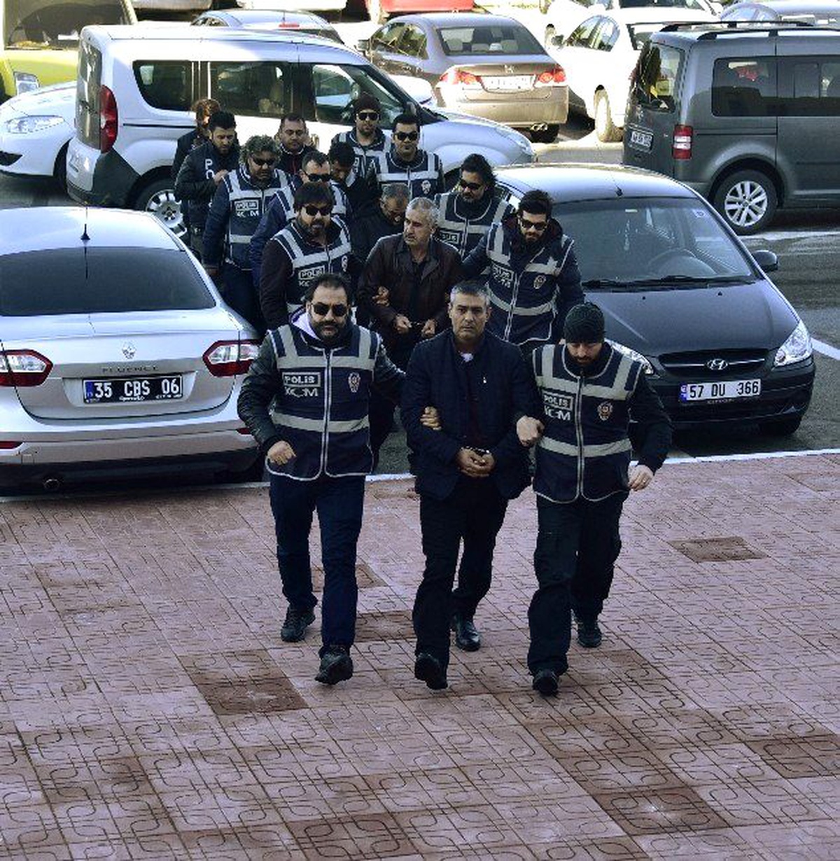 İnsan Tacirlerine Eş Zamanlı Operasyon