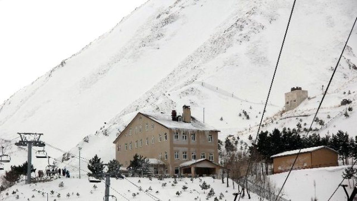 Jandarma Karakoluna Çığ Düştü: 1 Asker Yaralı