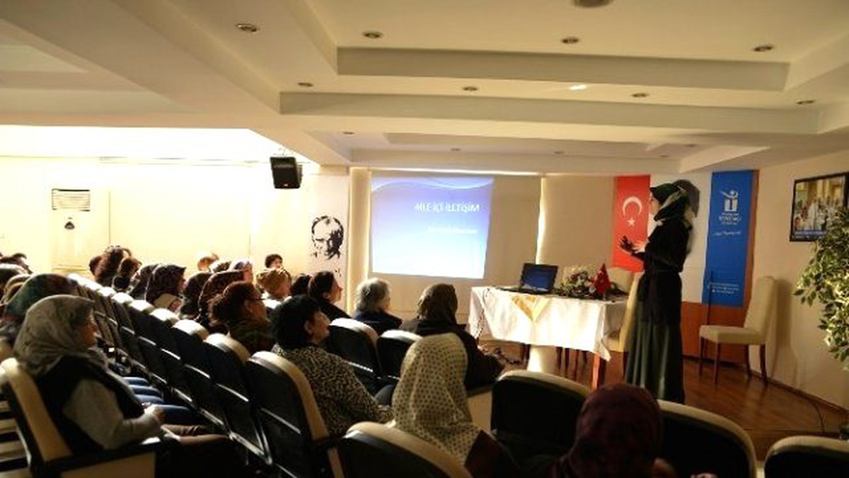 Kadınlara Aile İçi İletişim Anlatıldı