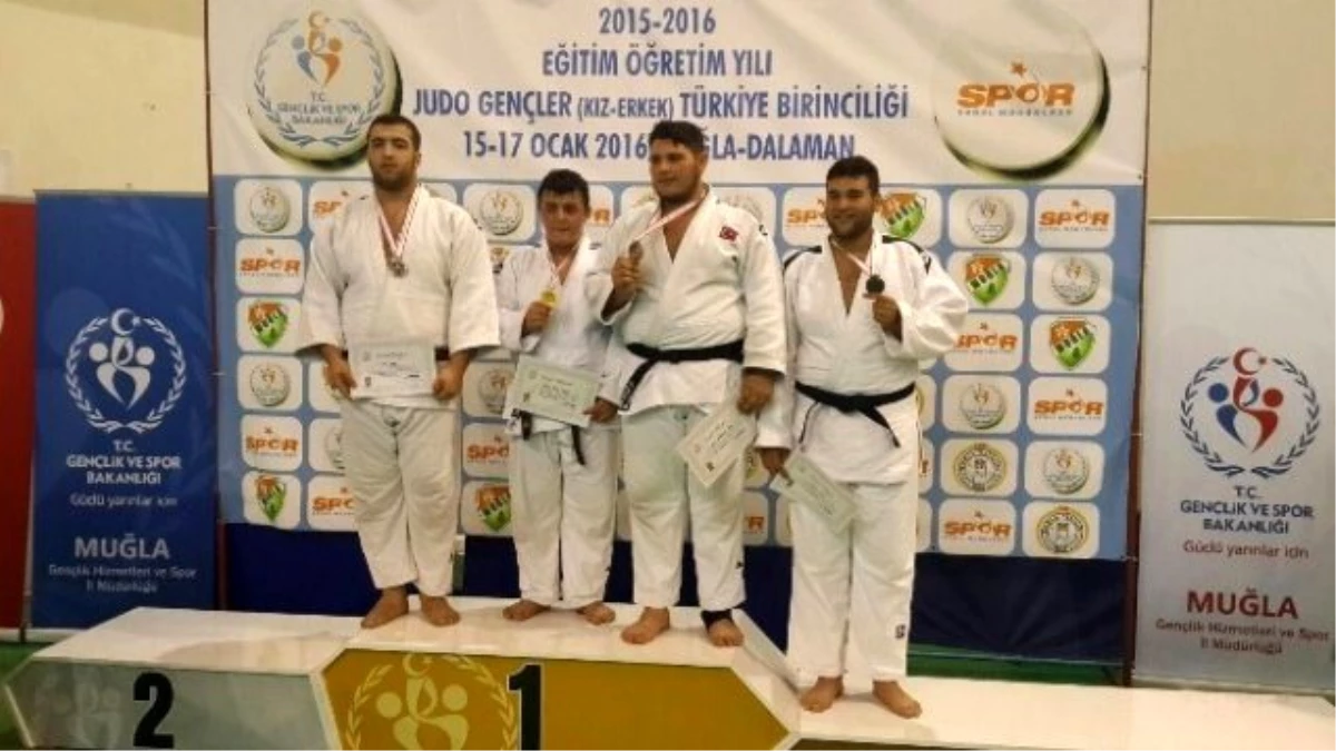 Kağıtsporlu Aydın, Türkiye Şampiyonu Oldu