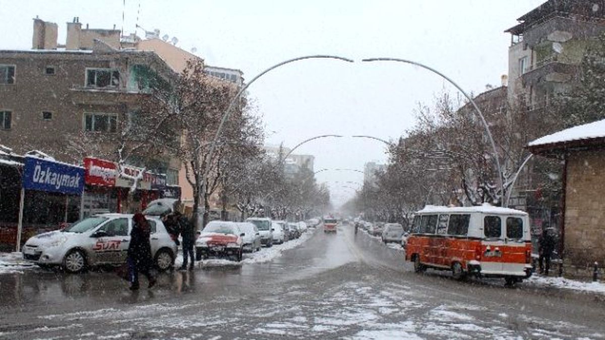 Karaman\'da Kar Yağışı