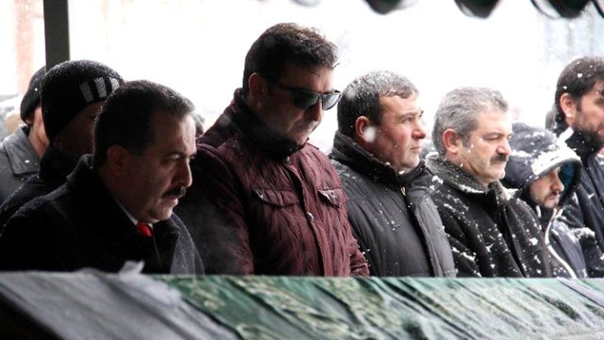 Karbonmonoksit Gazından Zehirlenerek Hayatını Kaybeden Aile Son Yolculuğuna Uğurlandı