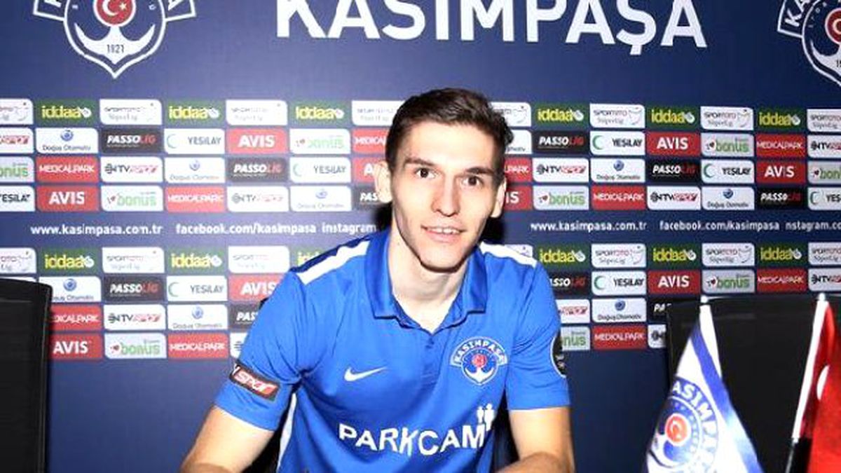 Kasımpaşa, Çek Futbolcu Pavelka ile 2.5 Yıllık Sözleşme İmzalandı