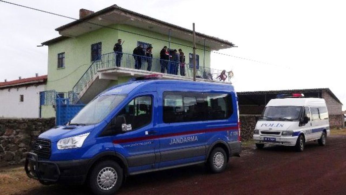 Köy Evine Ateş Açan Şahıs Aranıyor