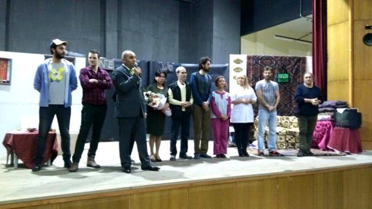 Mut\'ta "Sessiz Çığlık Sahte Cennet" Oyunu Sahnelendi
