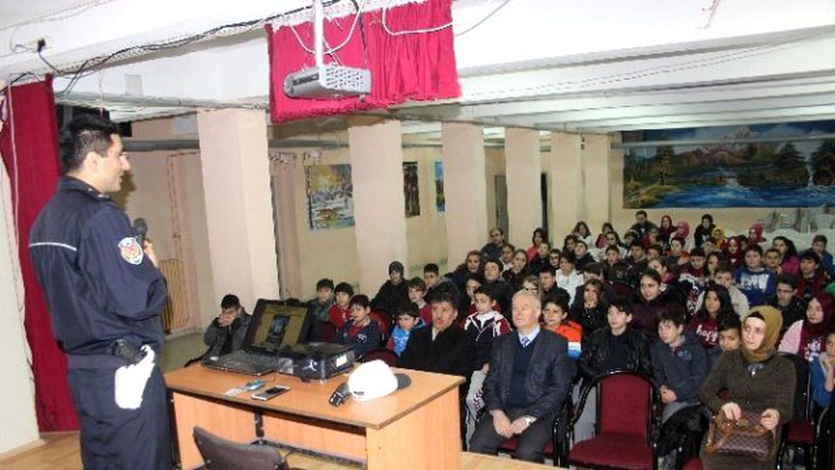 Öğrencilere \'Trafik\' Semineri