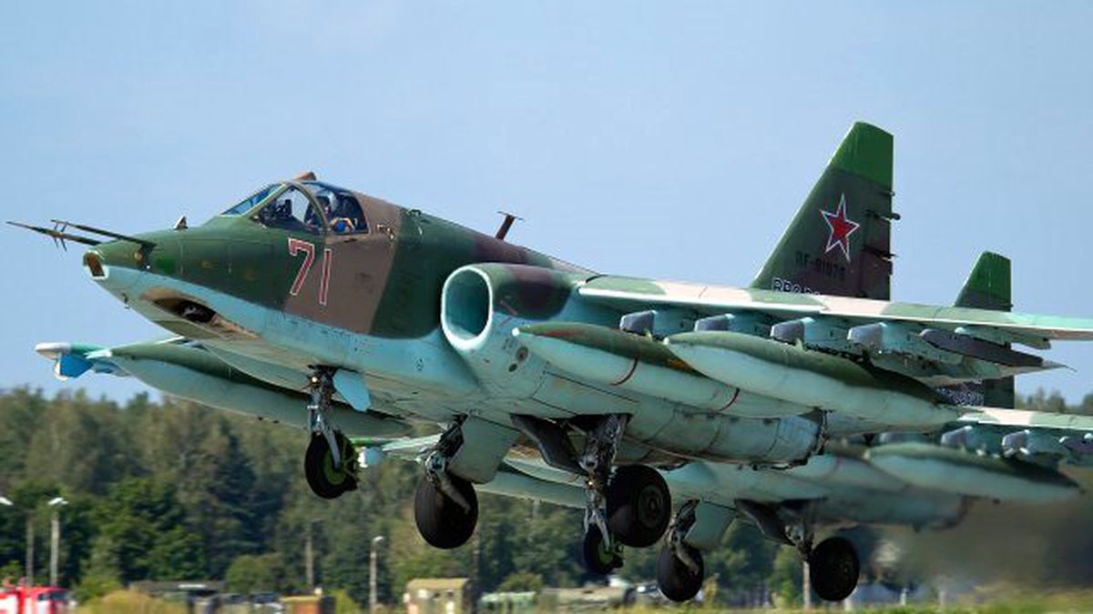 Rus Savaş Uçağı Su-25, Çatışma Alanında Kara Birliklerine Destek Veriyor
