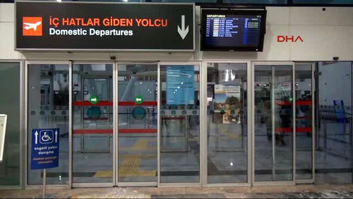 Sivas - THY Yolcuları Saatler Süren Rötara Tepki Gösterdi