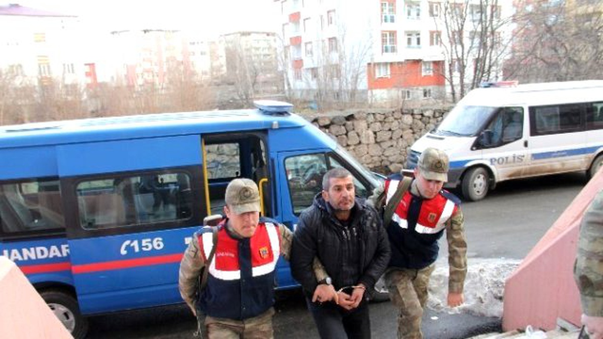 Terörist Yatakların Arasında Saklanırken Yakalandı