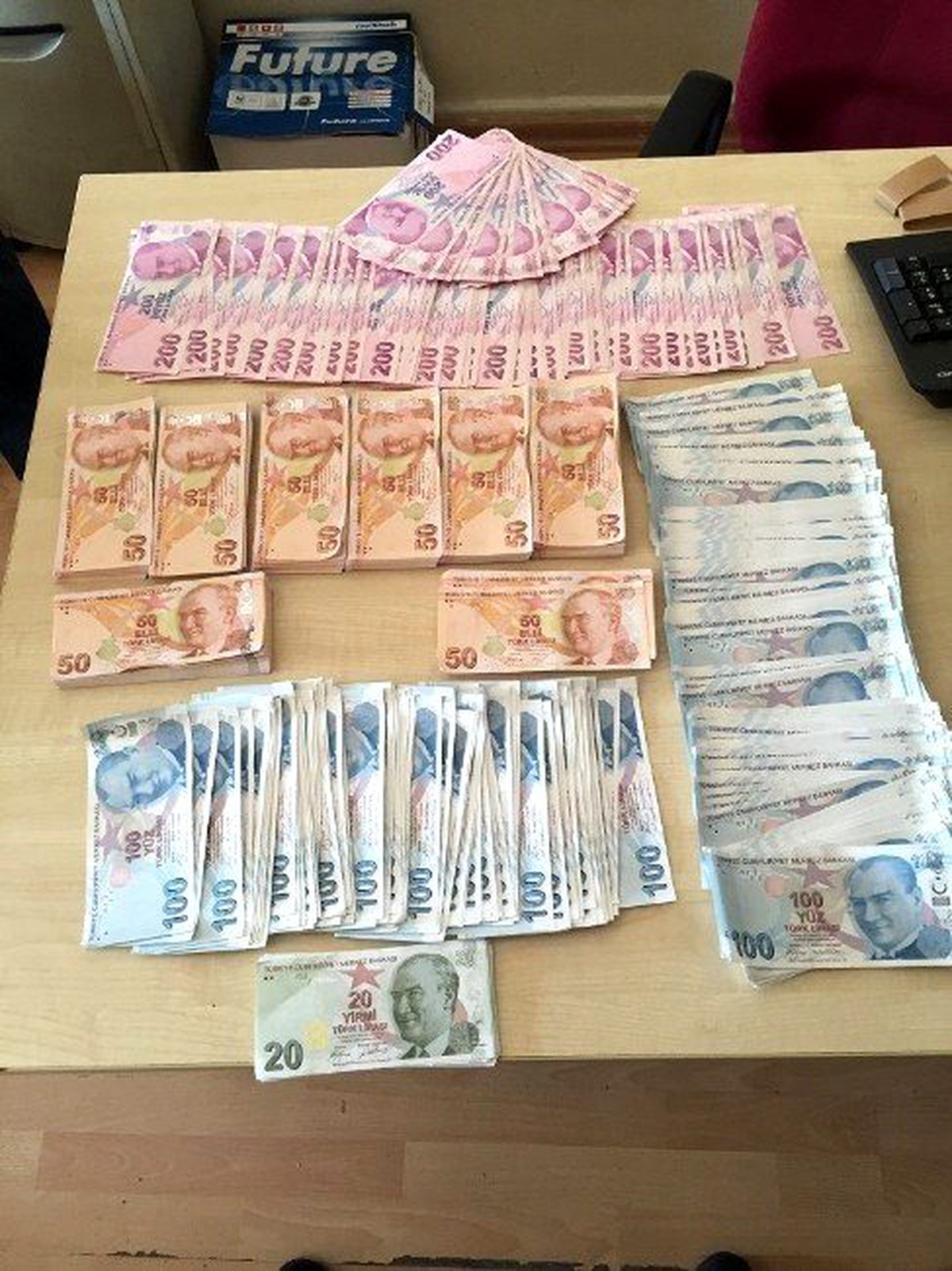 Uyuşturucu Operasyonunda Kalpazanlar Yakalandı