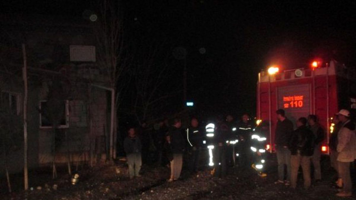 Yangında Mahsur Kalan Yaşlı Kadın Son Anda Kurtarıldı