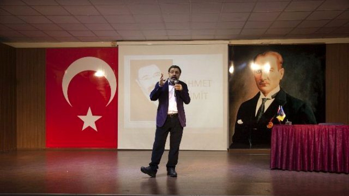 Yazar Ahmet Ümit Gaziantep Kolej Vakfı Özel Okullarında