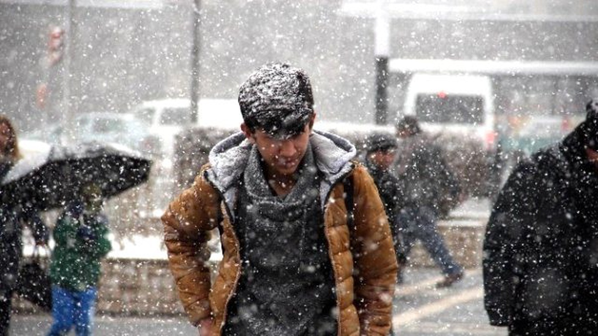 Yoğun Kar Yağışı Kayseri\'de Etkili Oldu