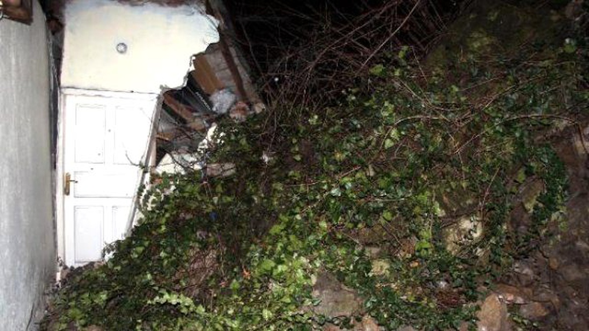 Zonguldak\'ta Meydana Gelen Heyelan, Gaziyi Evsiz Bıraktı